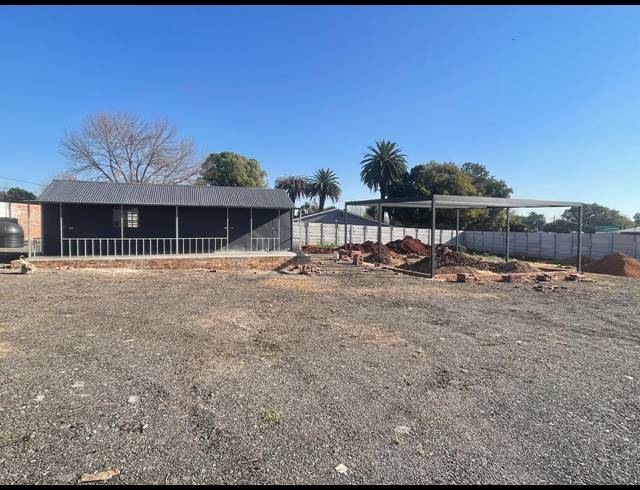 4,500M² INDUSTRIAL YARD TO LET IN BREDELL